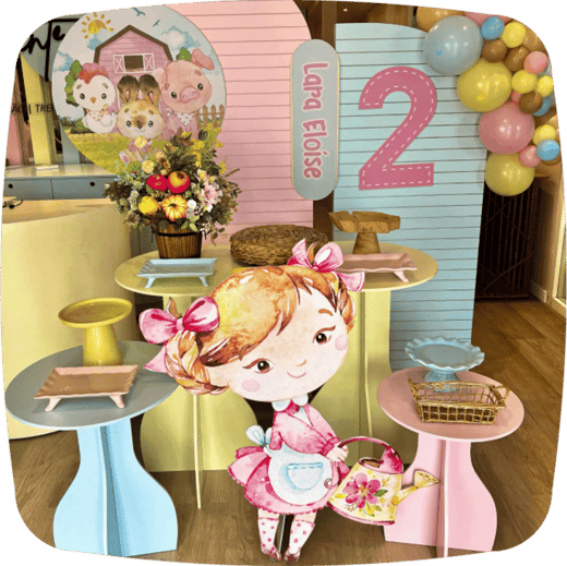 Kit Pegue & Monte tema boneca com arranjo floral