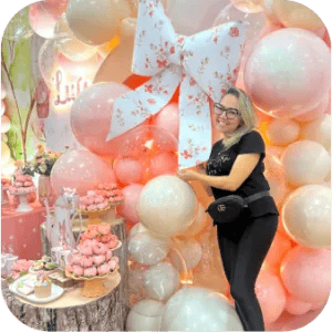 Balões com glitter aplicados na decoração