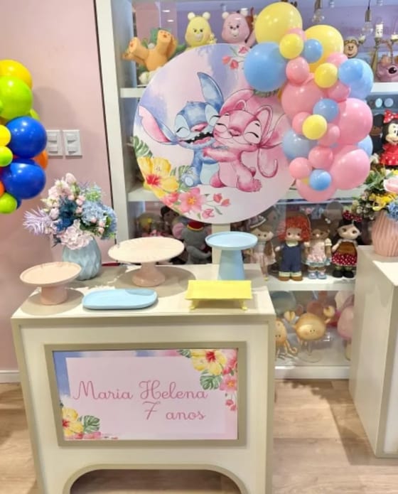 Pocket Table montada com painel e arranjo